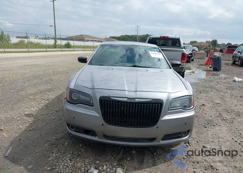 2013 Chrysler 300 S из США, поврежденный, VIN 2C3CCAGT2DH590430